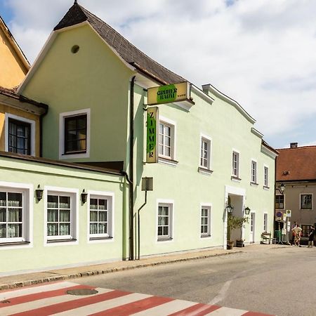 Gruener Baum Wachau - Retro Fruehstueckspension Mautern Eksteriør bilde