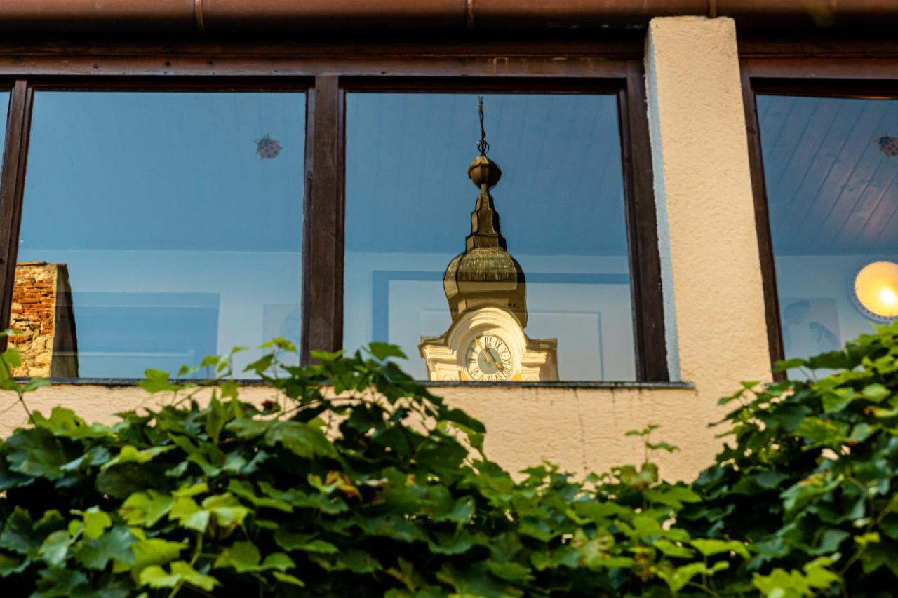 Gruener Baum Wachau - Retro Fruehstueckspension Mautern Eksteriør bilde